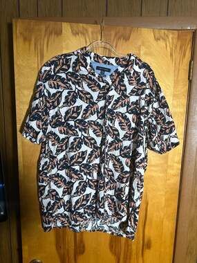 Tommy Hilfiger Lou Tropical Print Short Sleeve Button Front Camp Shirt